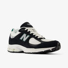 2002R Lifestyle Shoes