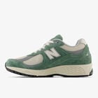 2002R Lifestyle Shoes