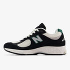 2002R Lifestyle Shoes