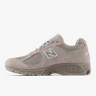 2002R Lifestyle Shoes