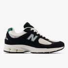 2002R Lifestyle Shoes