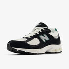 2002R Lifestyle Shoes