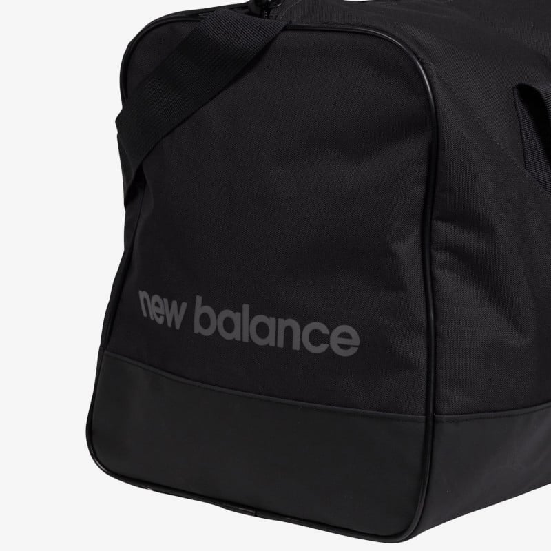 Essential Medium Duffel תיק אימון Essential Medium Duffel תיק אימון image number null
