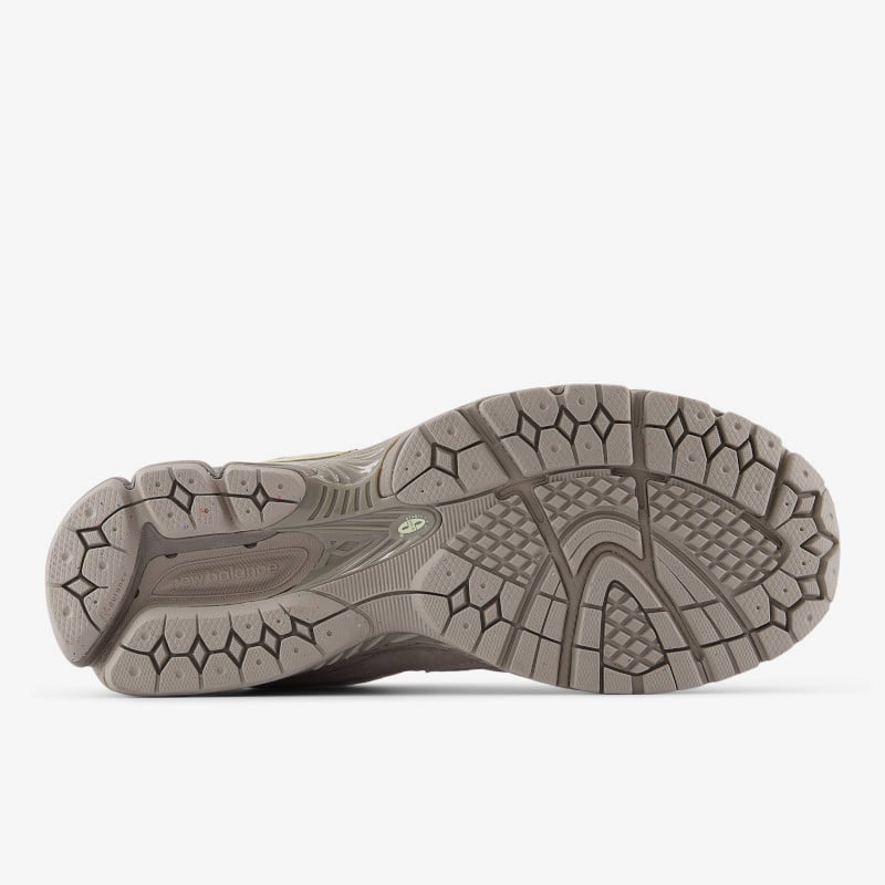 2002R Lifestyle Shoes image number null